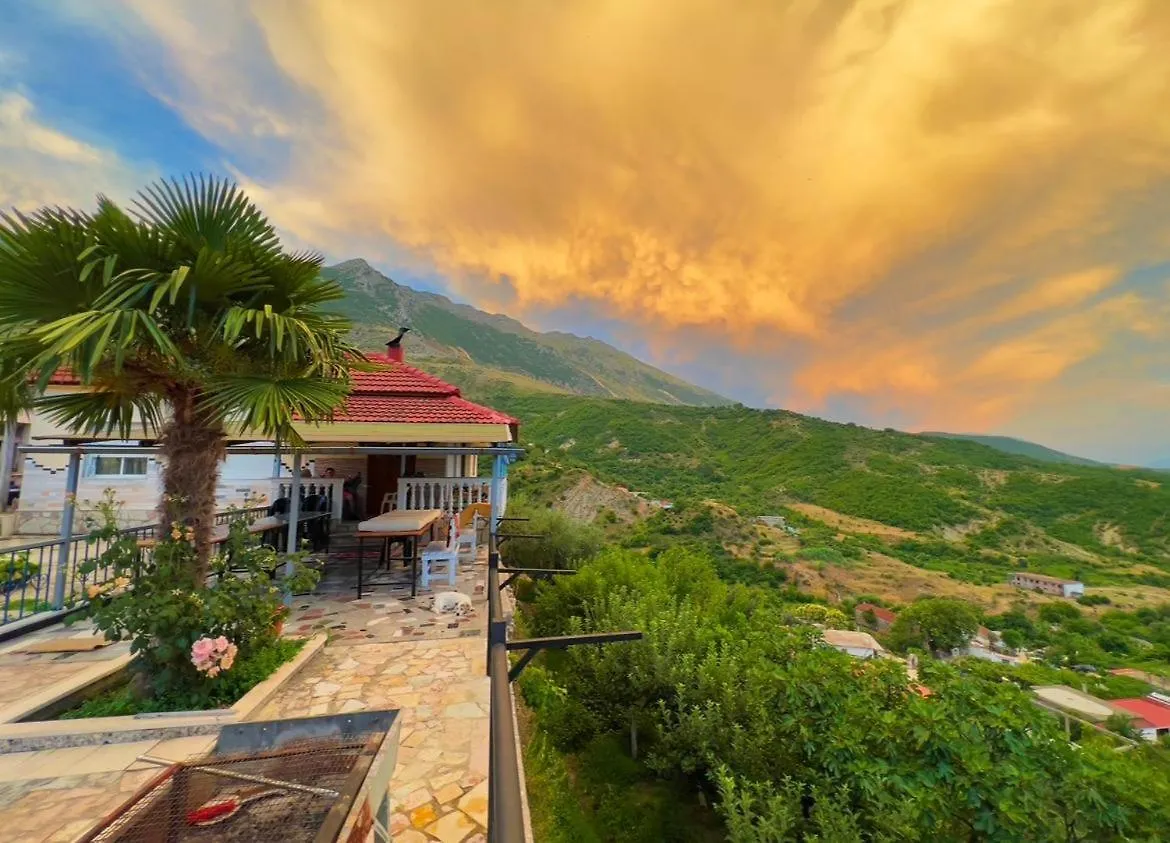 Krisafi Guesthouse Nokove